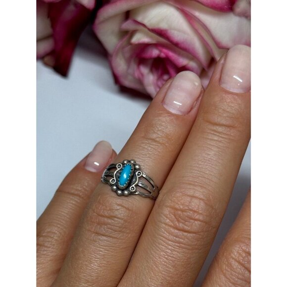 925 STERLING SILVER TURQUOISE RING SIZE 4 - Picture 1 of 7